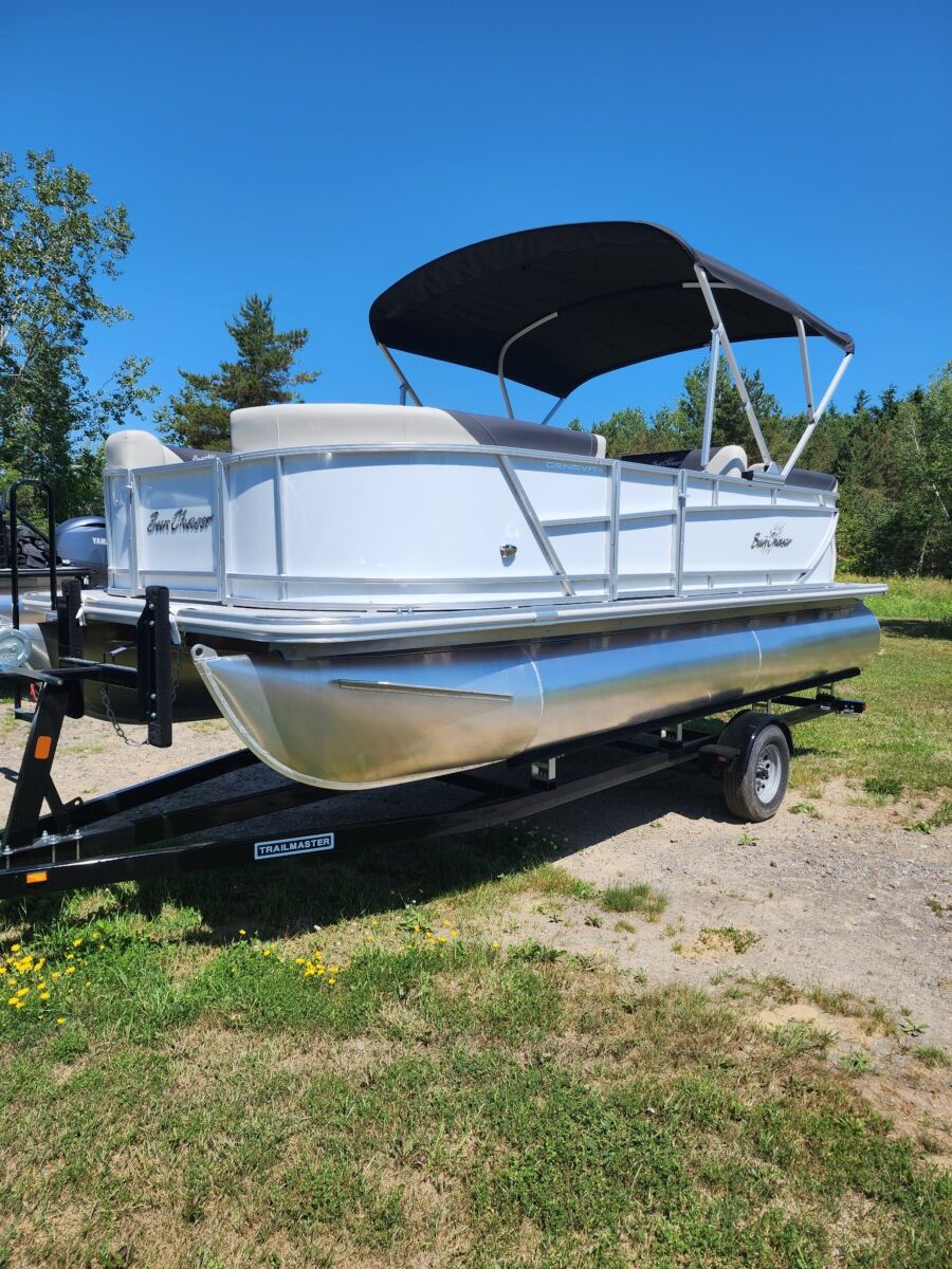 2023 Sunchaser Geneva 20 LR PSB Pontoon | Quad Expert